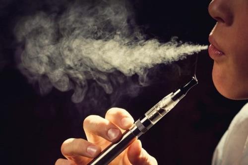 سیگار الكترونیكی عامل افزایش ریسك بیماری آسم در جوانان