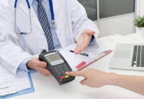 تعیین مالیات پزشکان فعال در مراکز درمانی