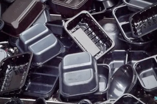 اخطار نسبت به بازسازی غیر بهداشتی ظروف نچسب